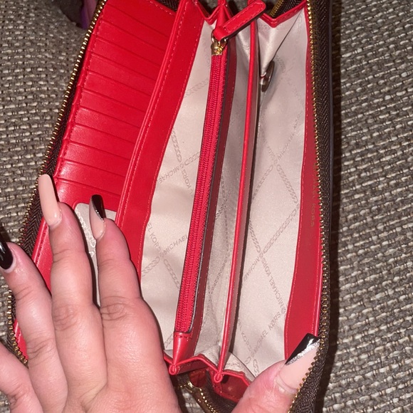 Michael Kors wallet - Picture 3 of 3